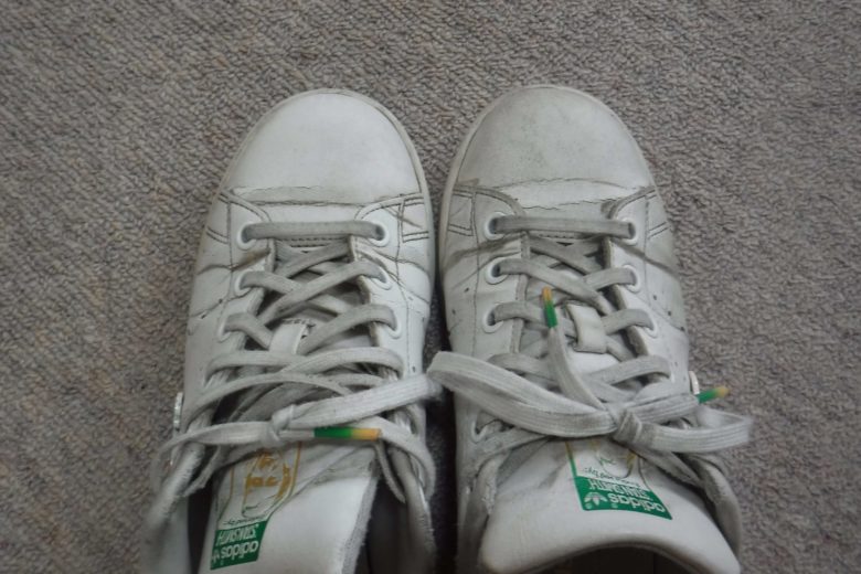 白スニーカースペシャルクリーナー比較　上から